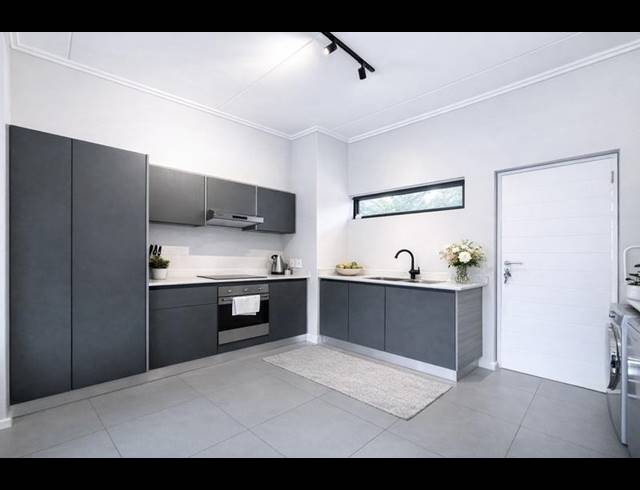 2 BEDROOM APARTMENT FOR SALE IN BRYANSTON